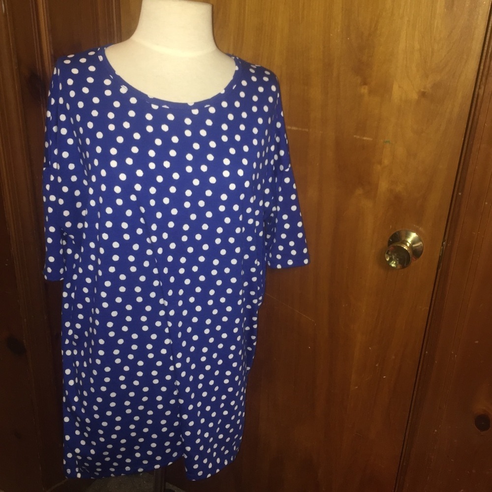 Lularoe blue polka dot Irma top size small s